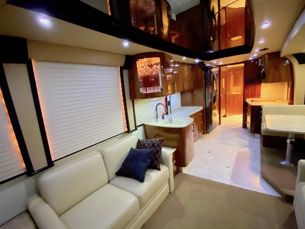 2008 Prevost Legendary XLII For Sale