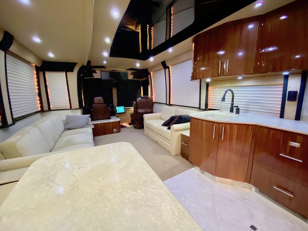 2008 Prevost Legendary XLII For Sale