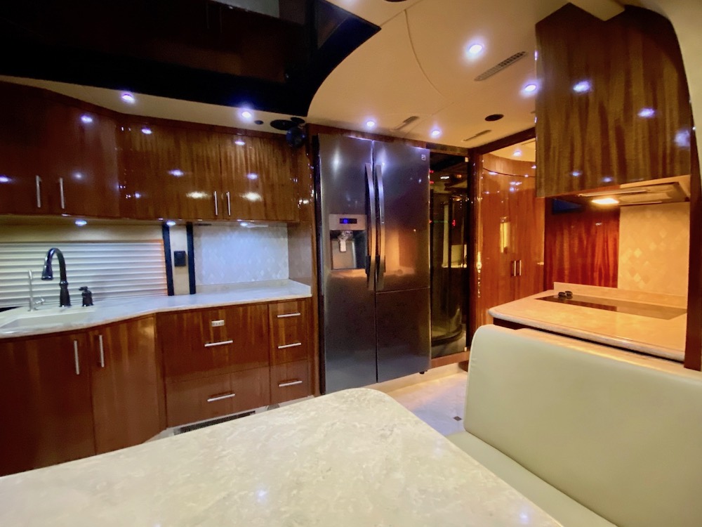 2008 Prevost Legendary XLII For Sale