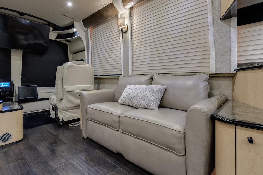 2008 Prevost Legendary XLII For Sale