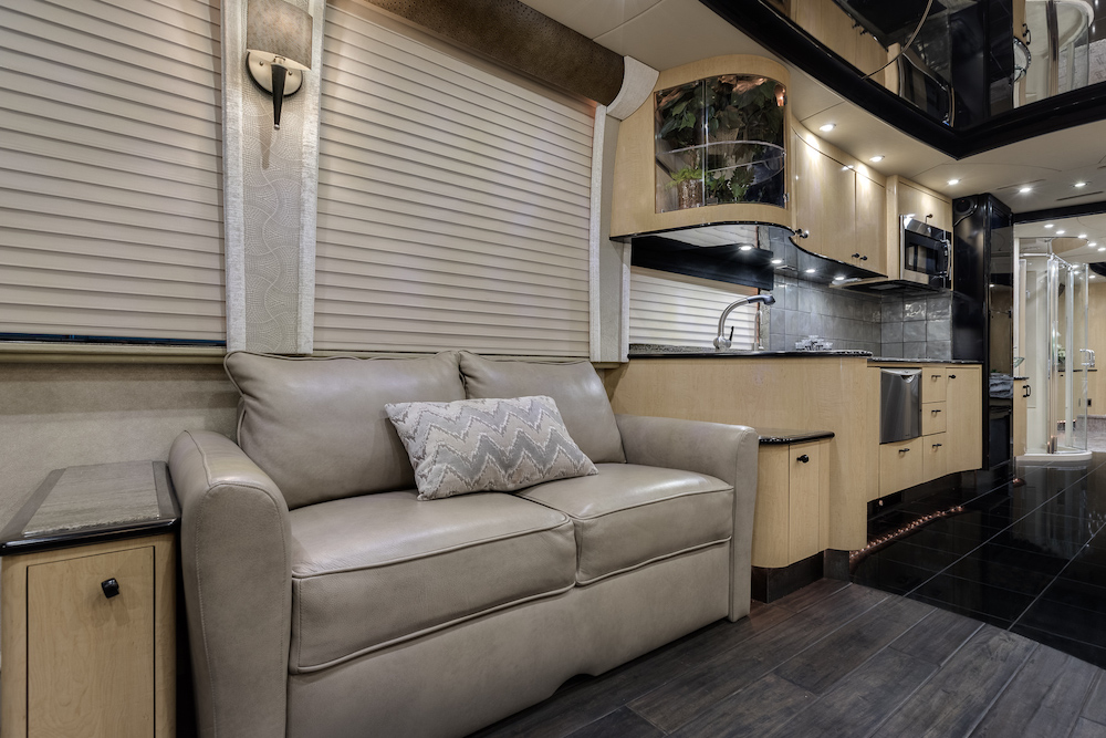 2008 Prevost Legendary XLII For Sale