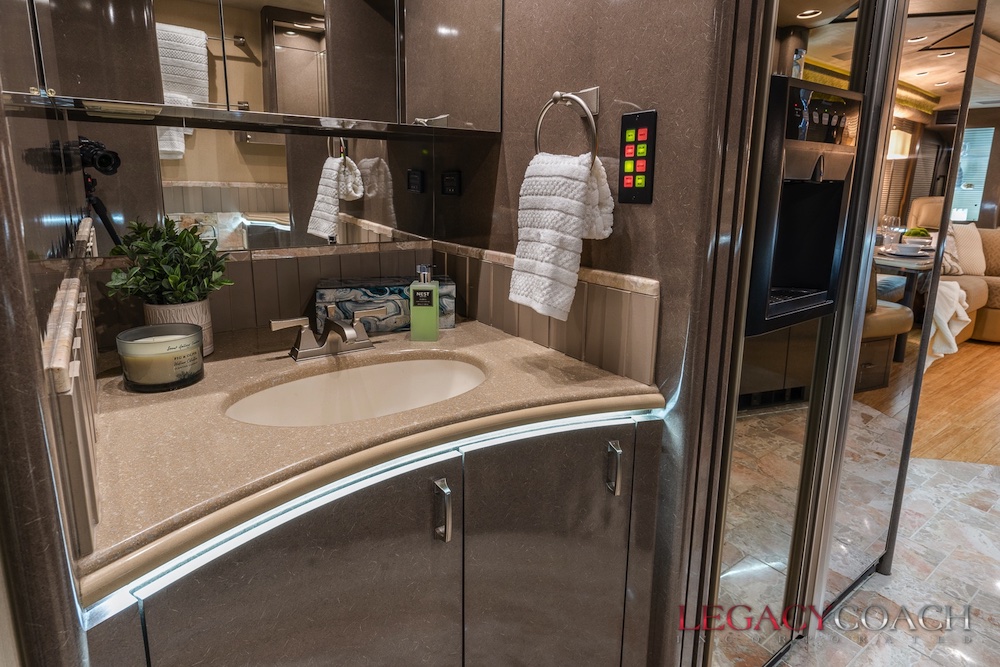 2008 Prevost Marathon H3-45 For Sale