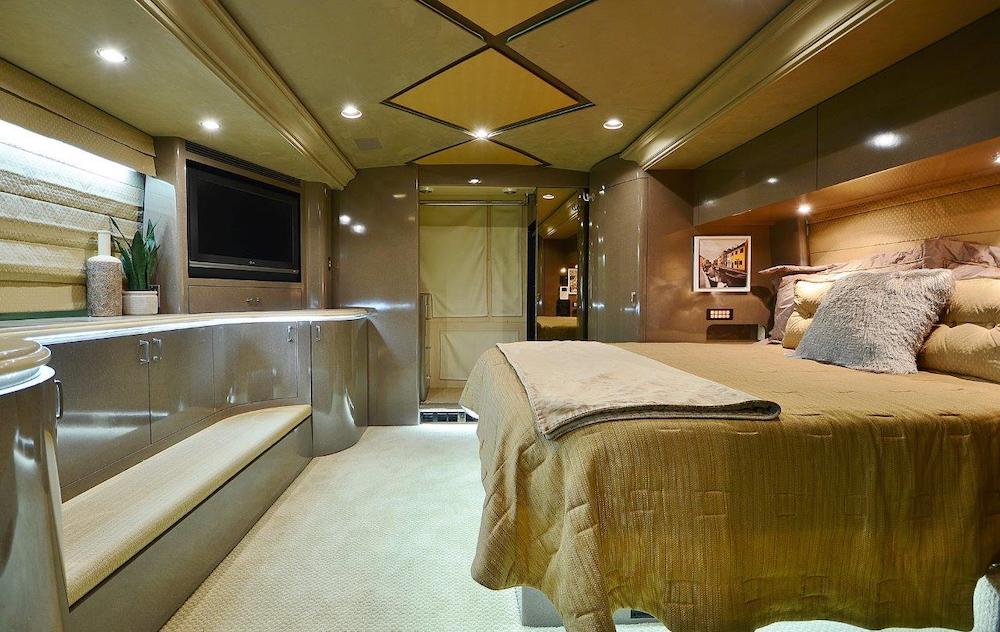 2008 Prevost Marathon H3-45 For Sale