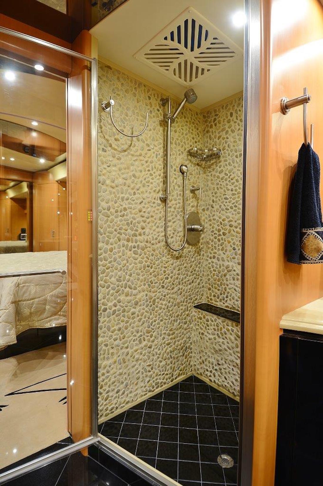 2008 Prevost Marathon H3-45 For Sale