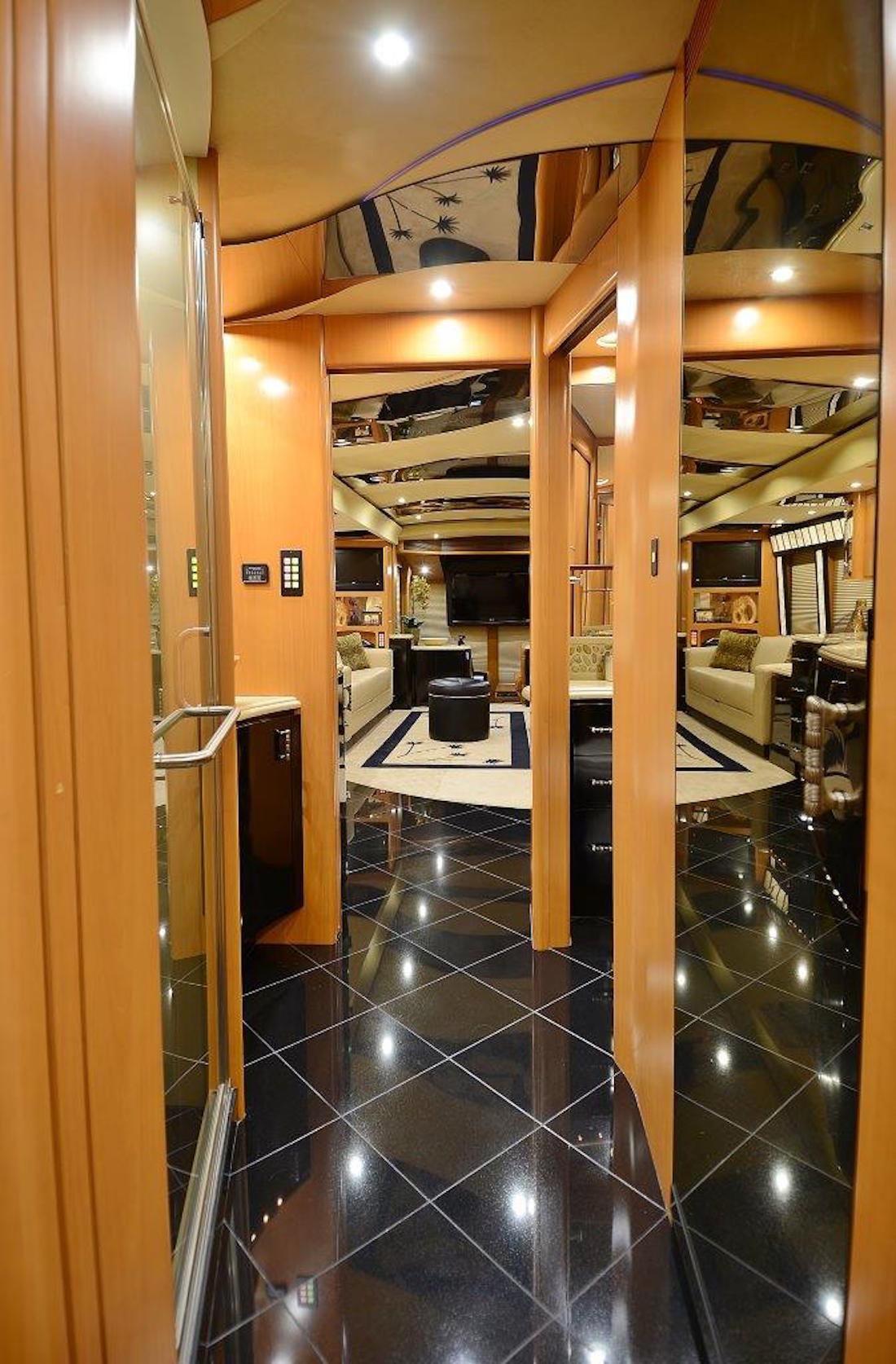 2008 Prevost Marathon H3-45 For Sale