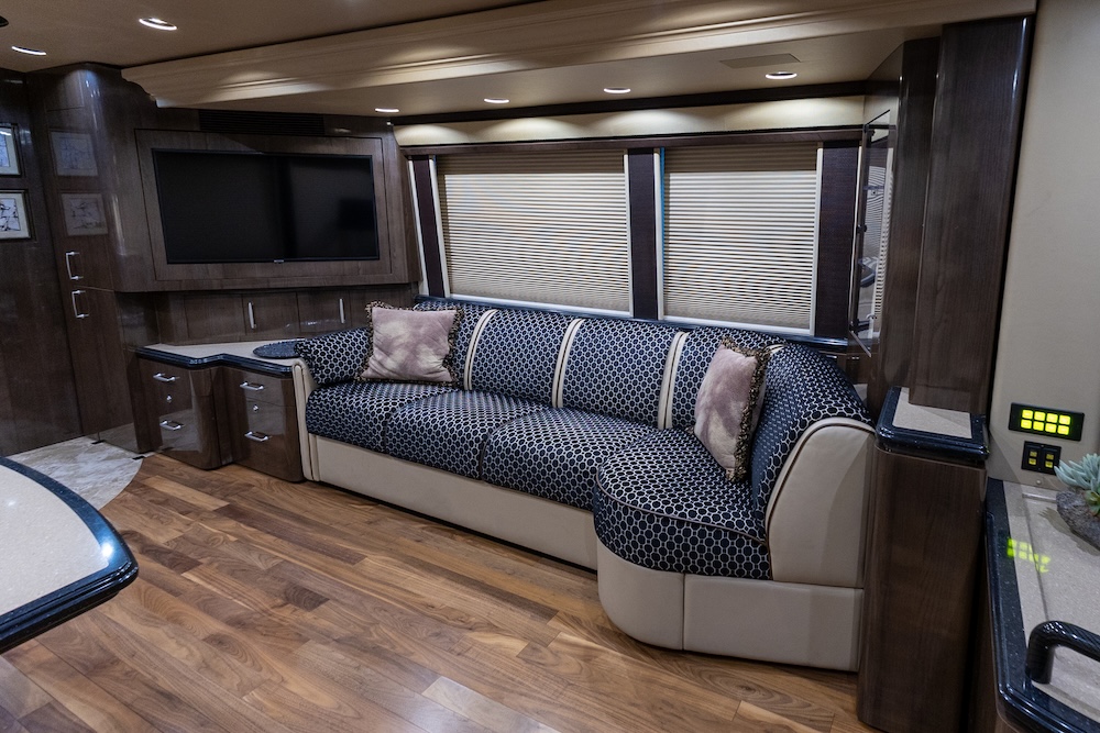 2008 Prevost Marathon H3-45 For Sale