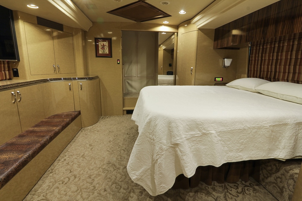 2008 Prevost Marathon H3-45 For Sale