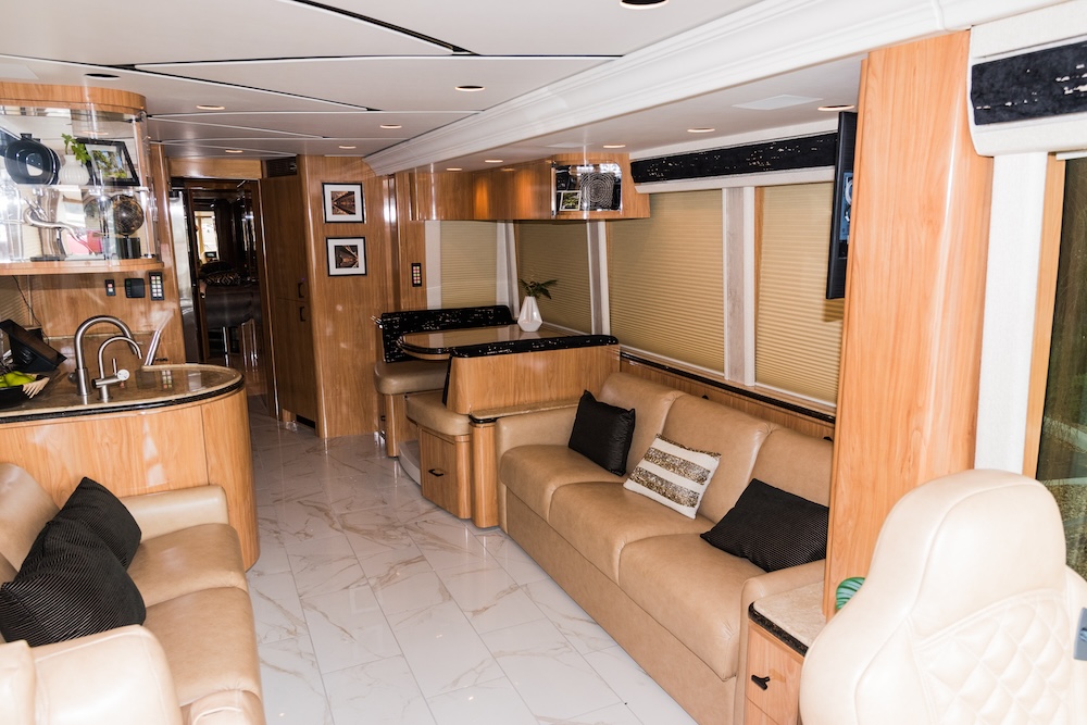 2008 Prevost Marathon XLII For Sale