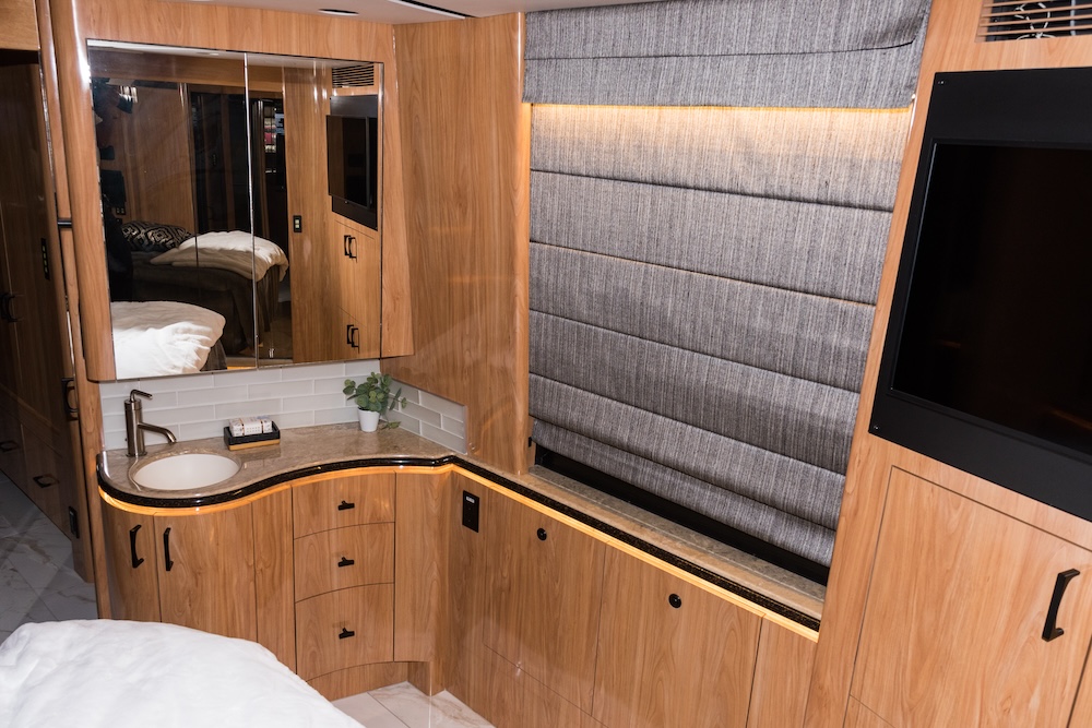 2008 Prevost Marathon XLII For Sale