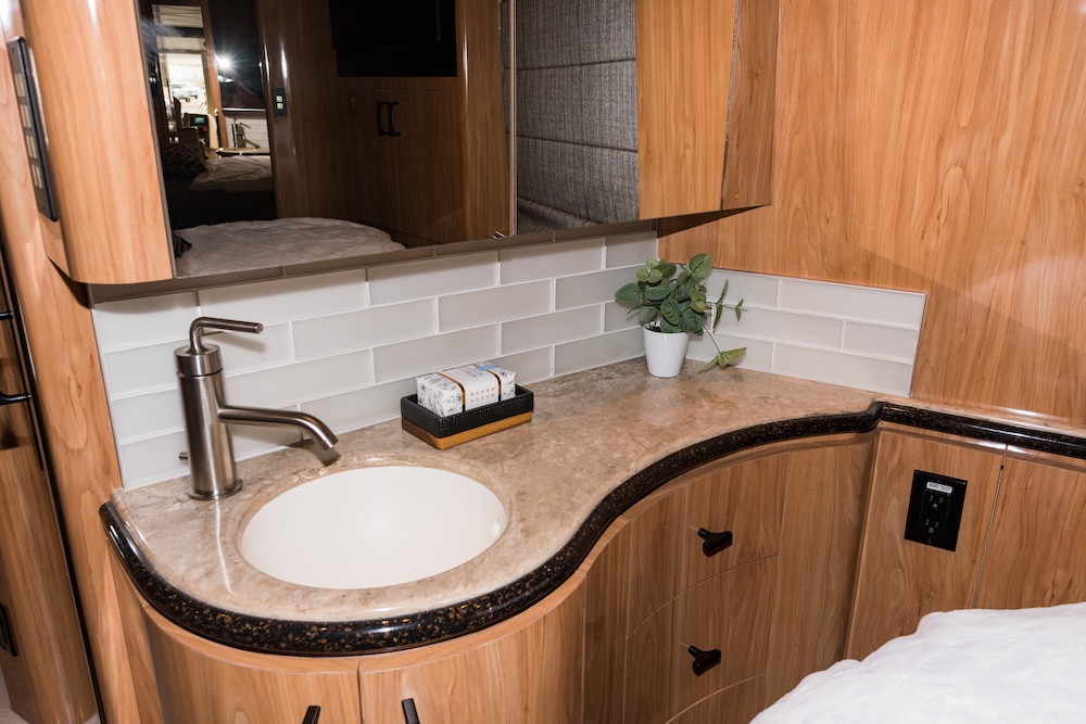 2008 Prevost Marathon XLII For Sale