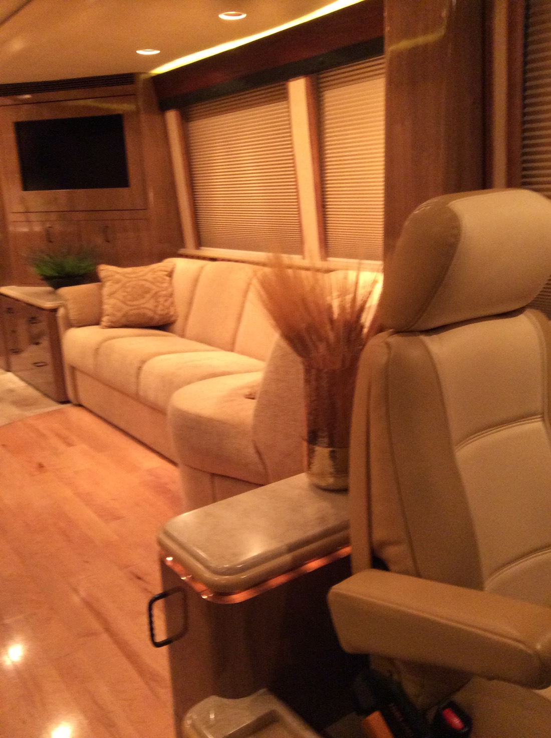 2008 Prevost Marathon XLII For Sale