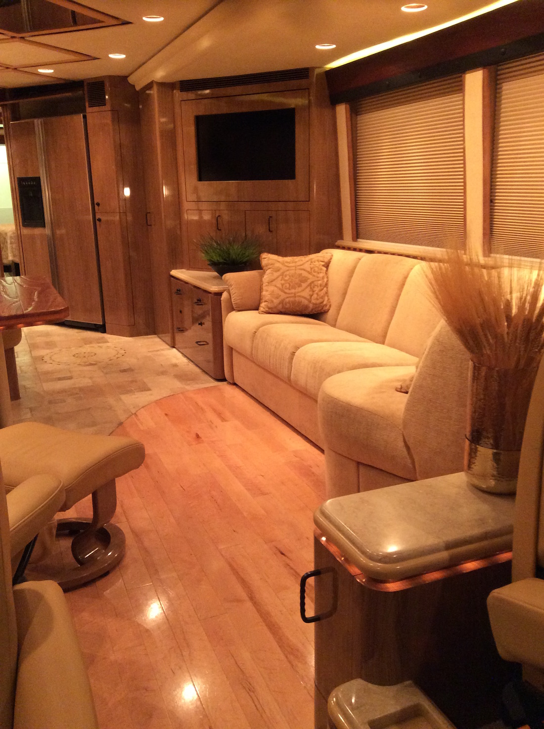 2008 Prevost Marathon XLII For Sale