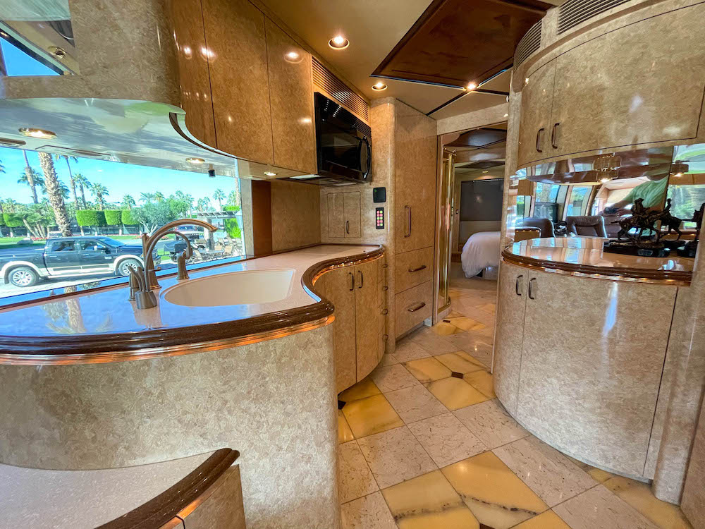 2008 Prevost Marathon XLII For Sale