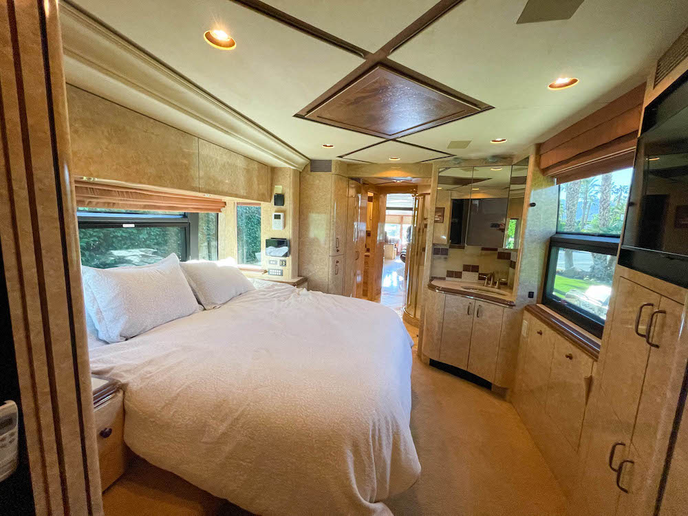 2008 Prevost Marathon XLII For Sale