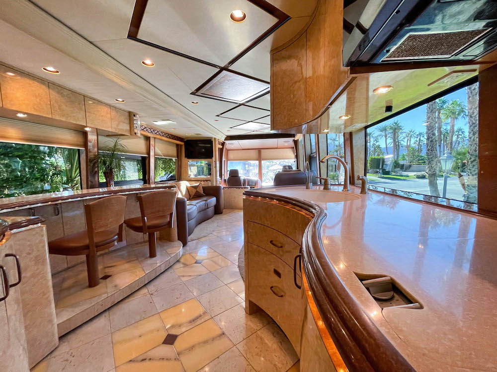 2008 Prevost Marathon XLII For Sale