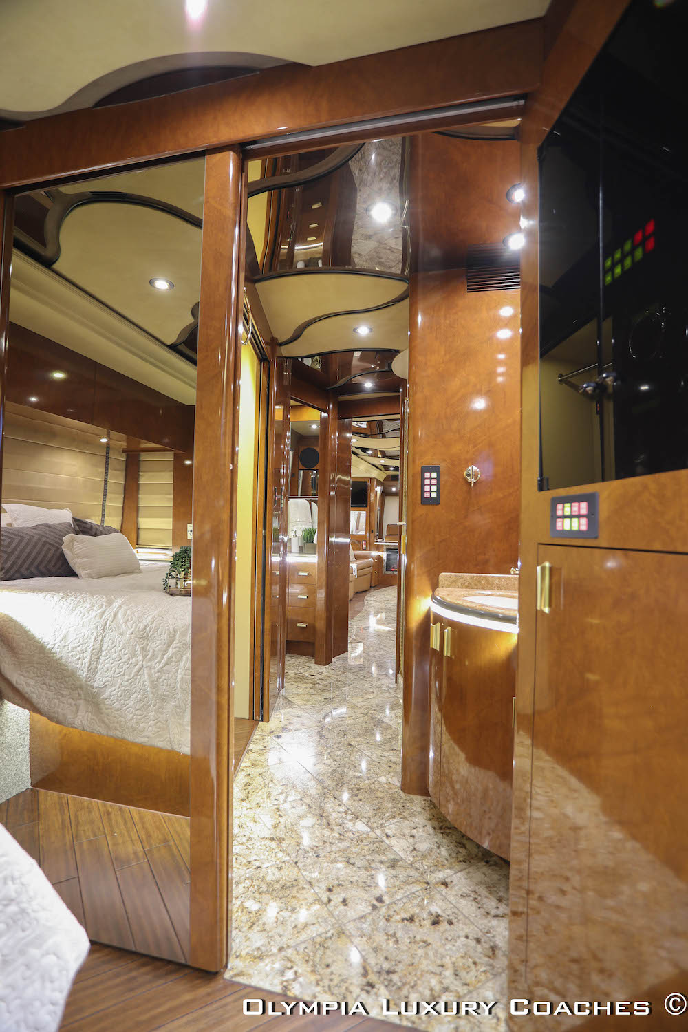 2008 Prevost Marathon XLII For Sale