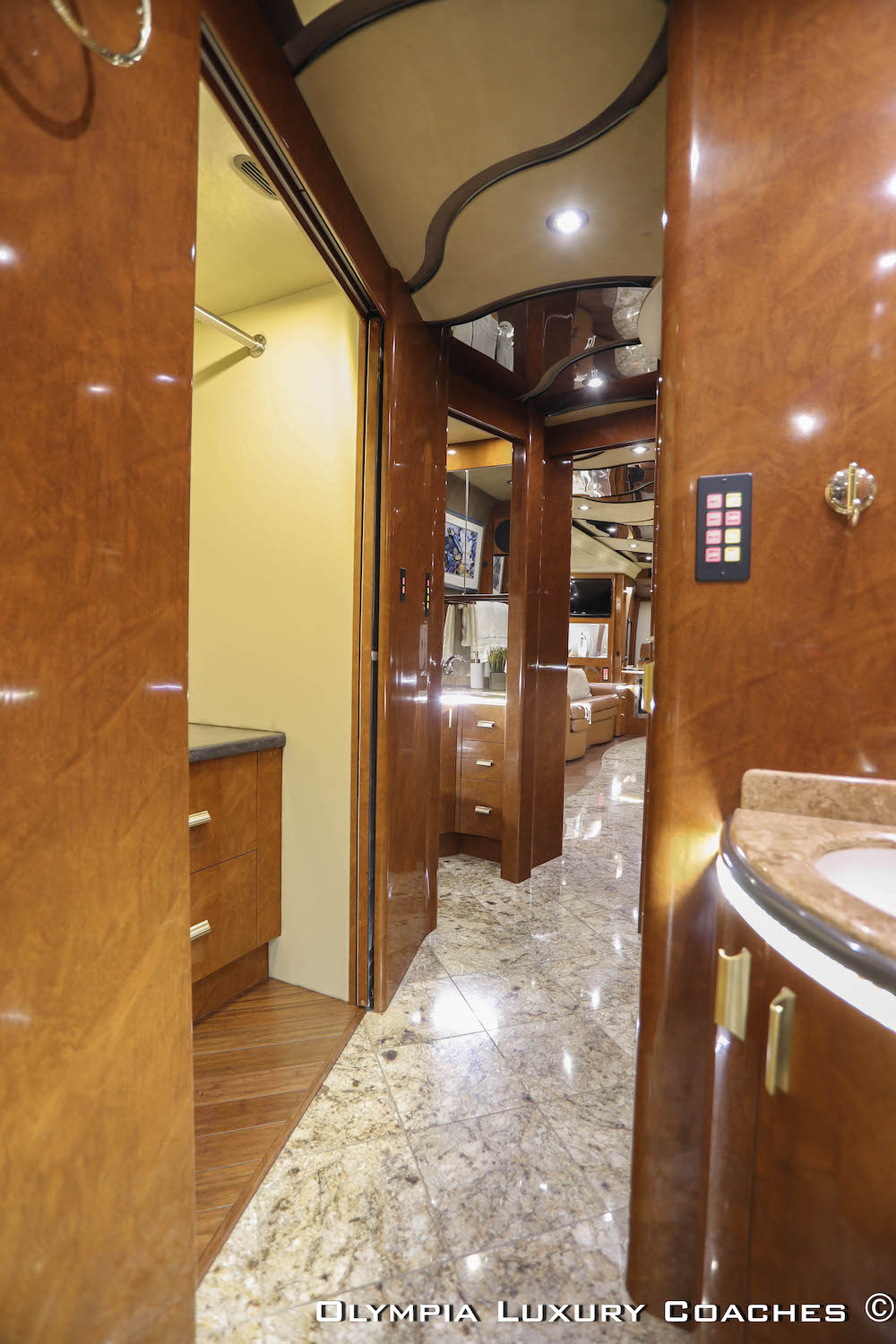 2008 Prevost Marathon XLII For Sale