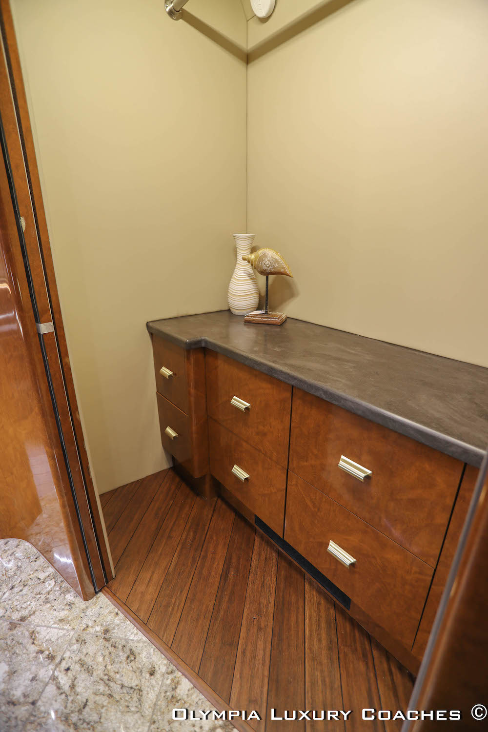 2008 Prevost Marathon XLII For Sale