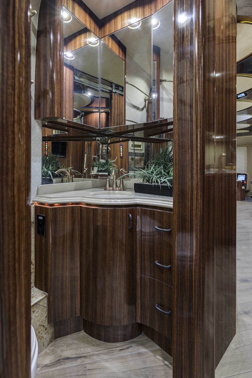 2008 Prevost Marathon XLII For Sale