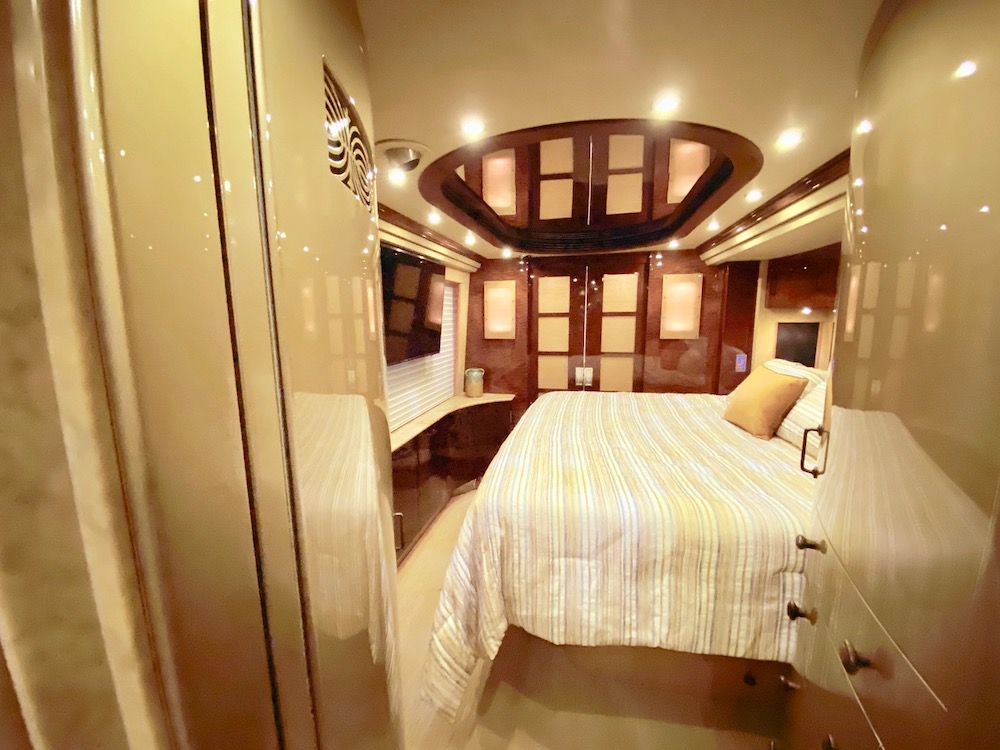 2008 Prevost Country Coach XLII For Sale