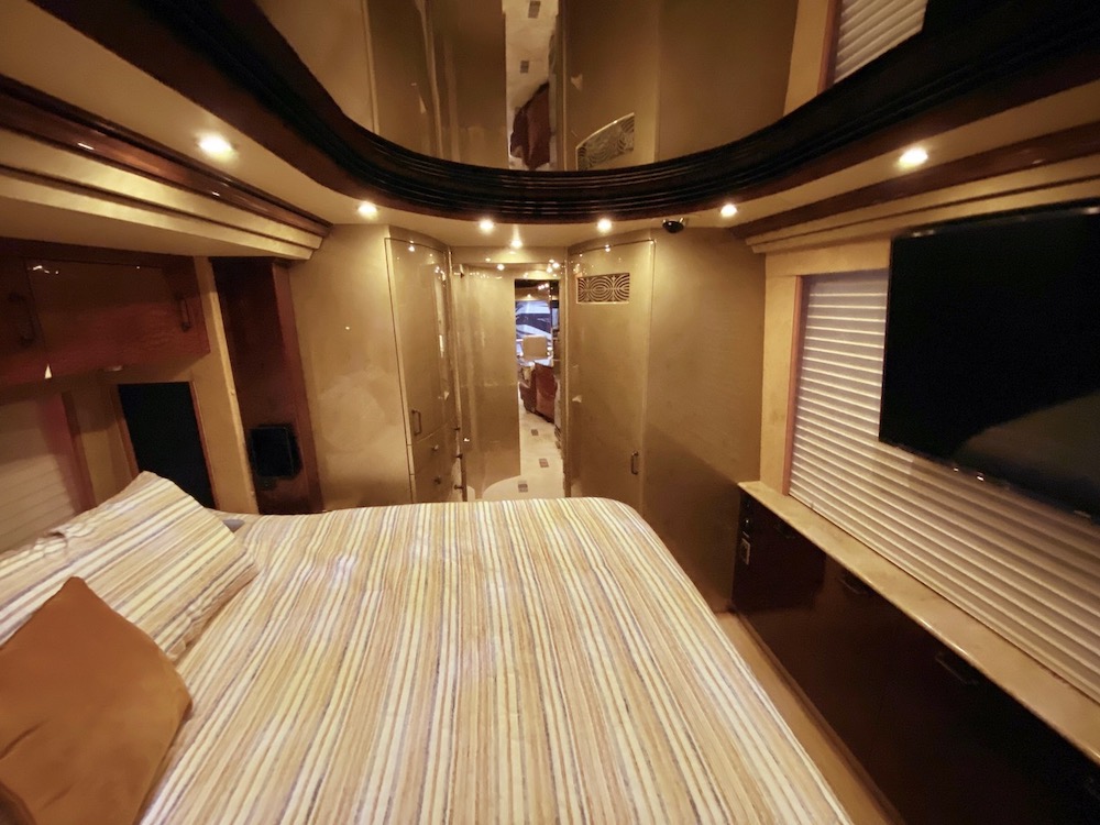 2008 Prevost Country Coach XLII For Sale