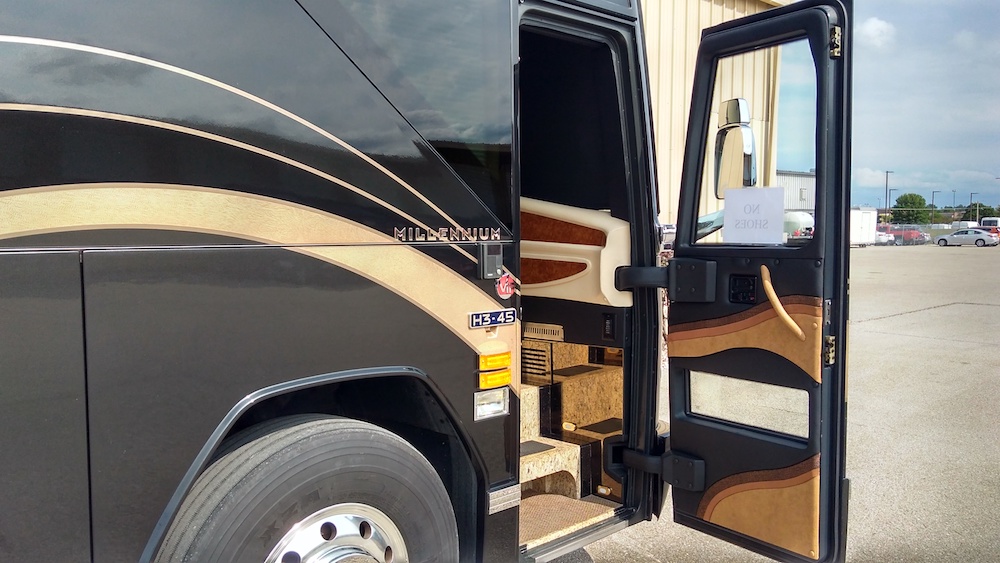 2008 Prevost Millennium H3-45 For Sale