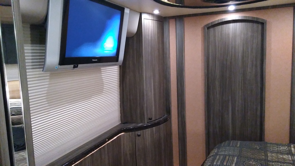 2008 Prevost Millennium H3-45 For Sale