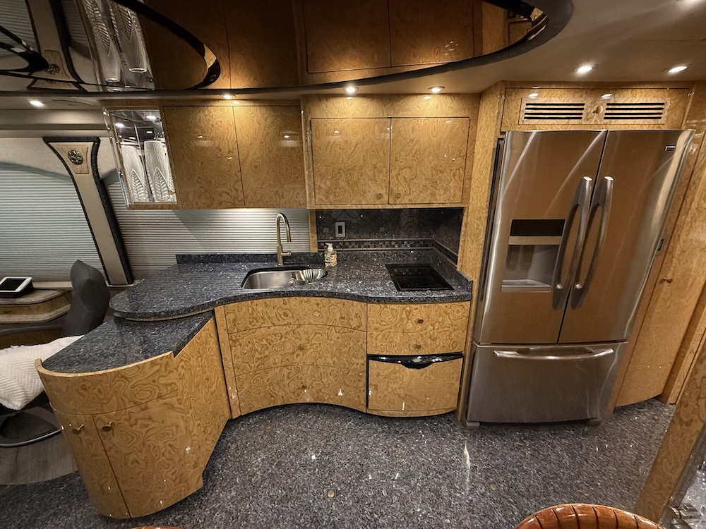 2008 Prevost Millennium  H3-45 For Sale