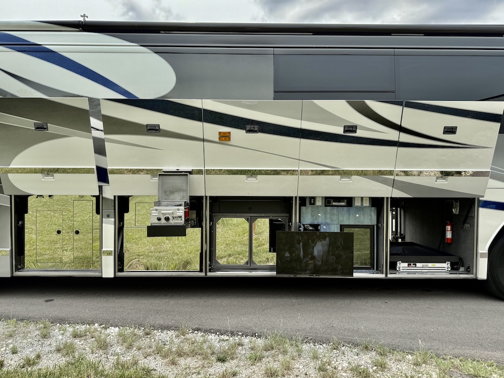 2008 Prevost  Millennium H3-45 For Sale