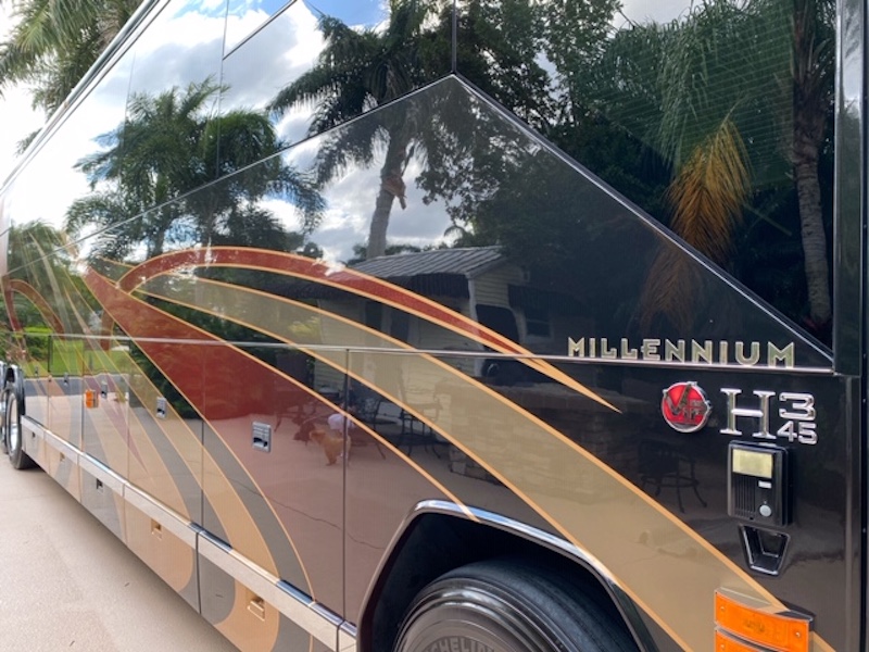 2008 Prevost Millennium H3-45 For Sale