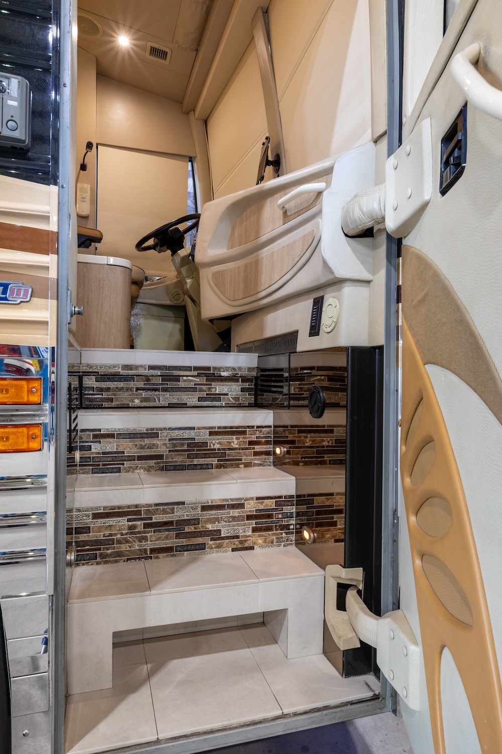 2008 Prevost Millennium XLII For Sale