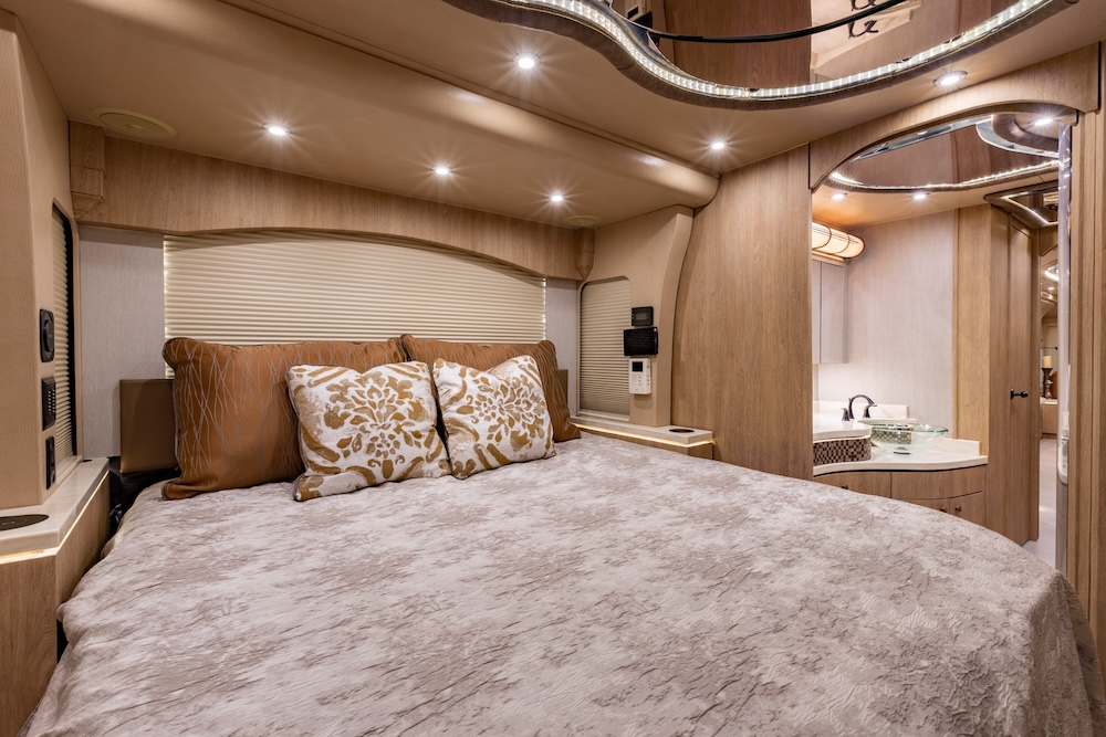 2008 Prevost Millennium XLII For Sale