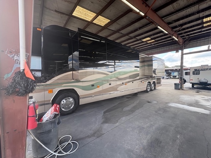2008 Prevost Parliament H3-45 For Sale