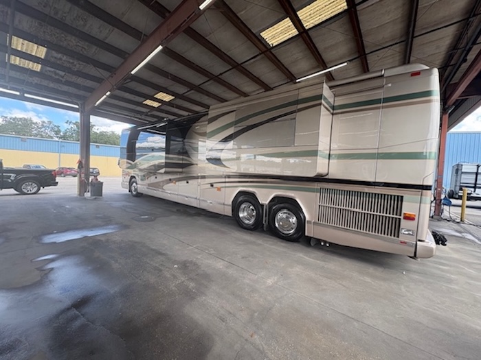 2008 Prevost Parliament H3-45 For Sale
