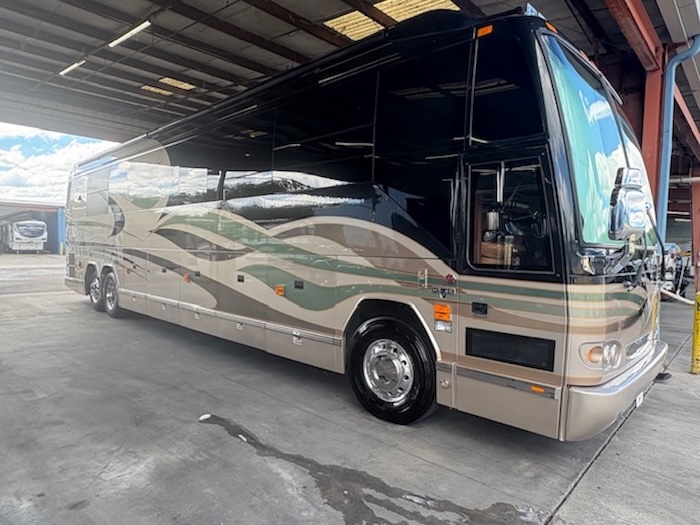 2008 Prevost Parliament H3-45 For Sale