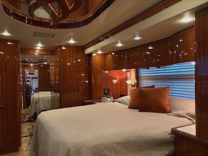2008 Prevost Parliament H3-45 For Sale