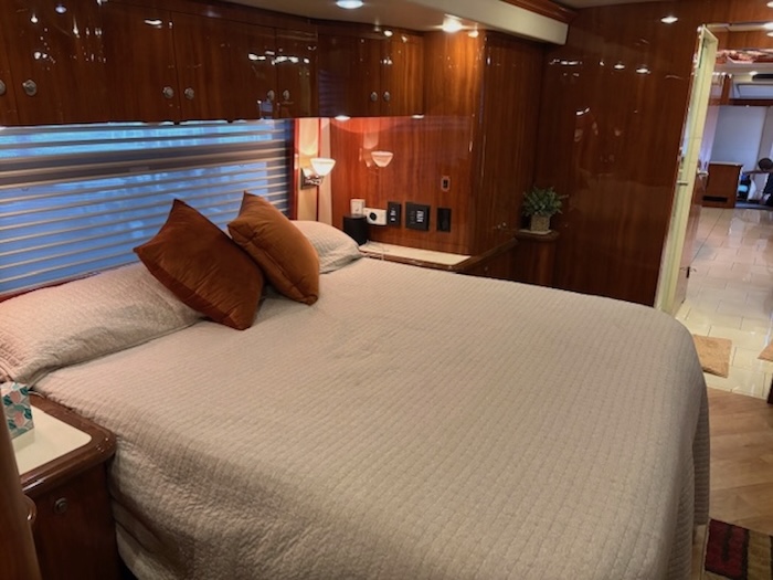 2008 Prevost Parliament H3-45 For Sale