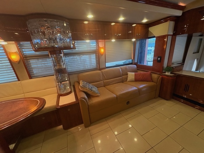 2008 Prevost Parliament H3-45 For Sale