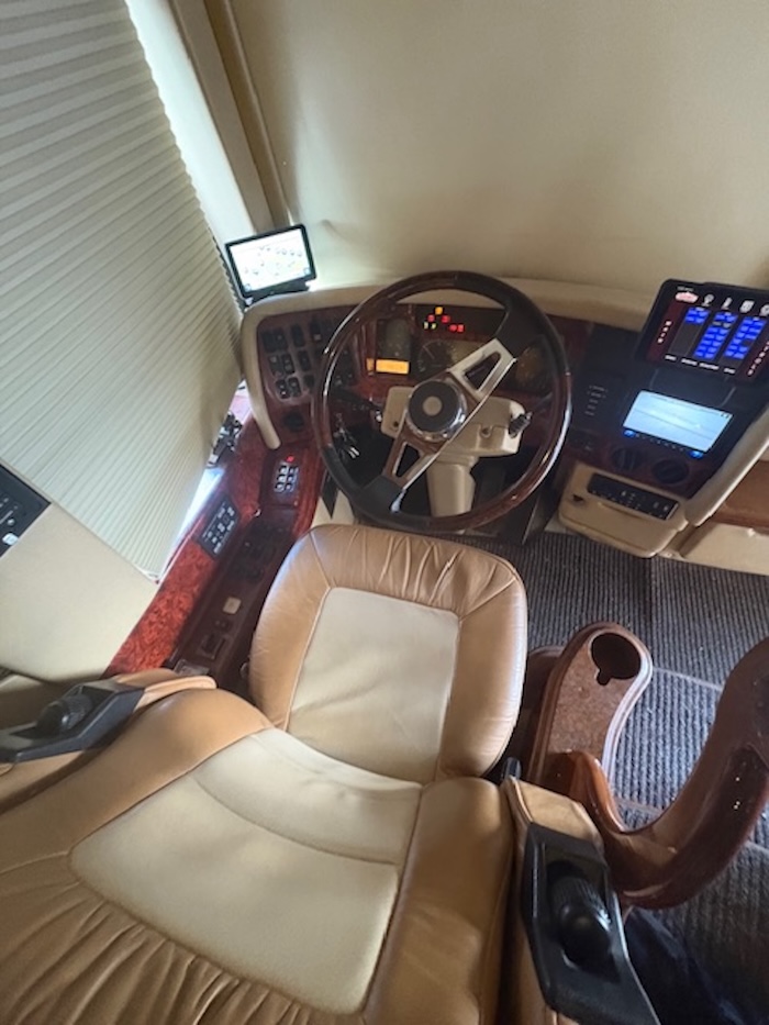 2008 Prevost Parliament H3-45 For Sale