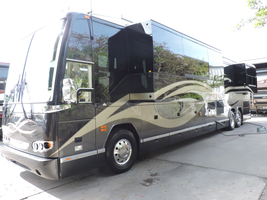 2008 Prevost Parliament H3-45 For Sale