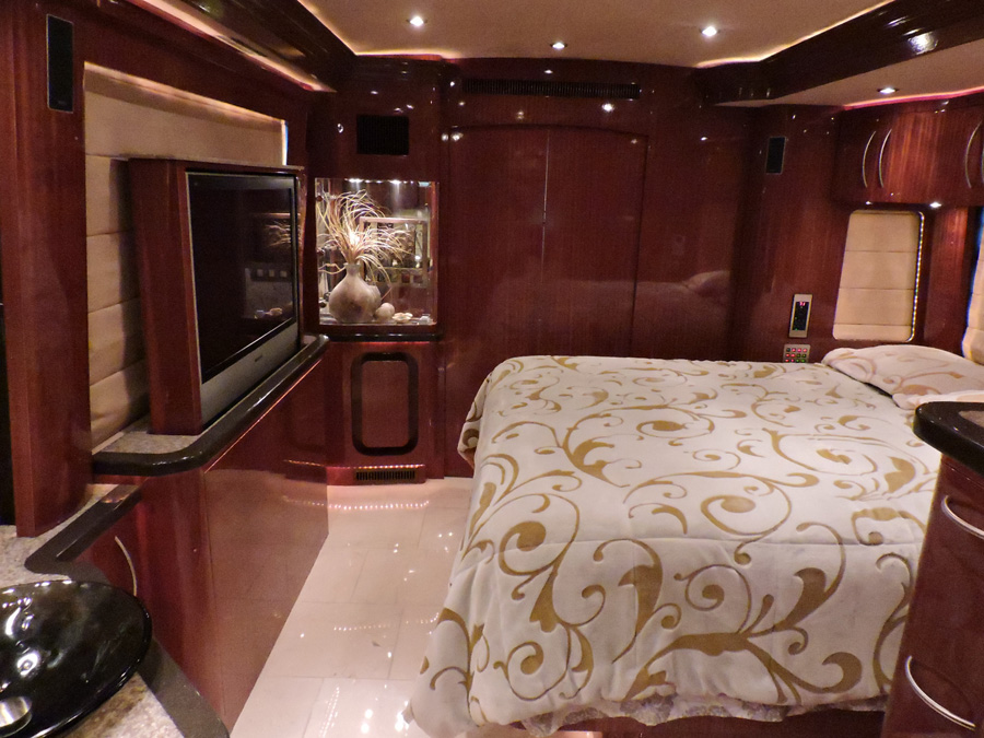 2008 Prevost Parliament H3-45 For Sale