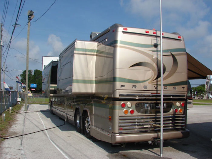 2008 Prevost Parliament H3-45 For Sale