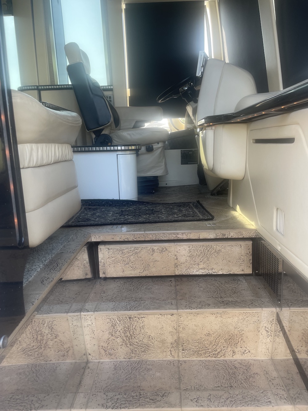 2008 Prevost Parliament XLII For Sale