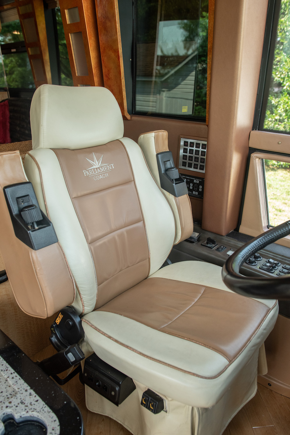 2008 Prevost Parliament XLII For Sale