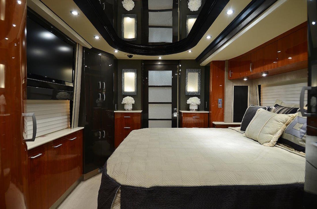 2009 Prevost Country Coach XLII For Sale