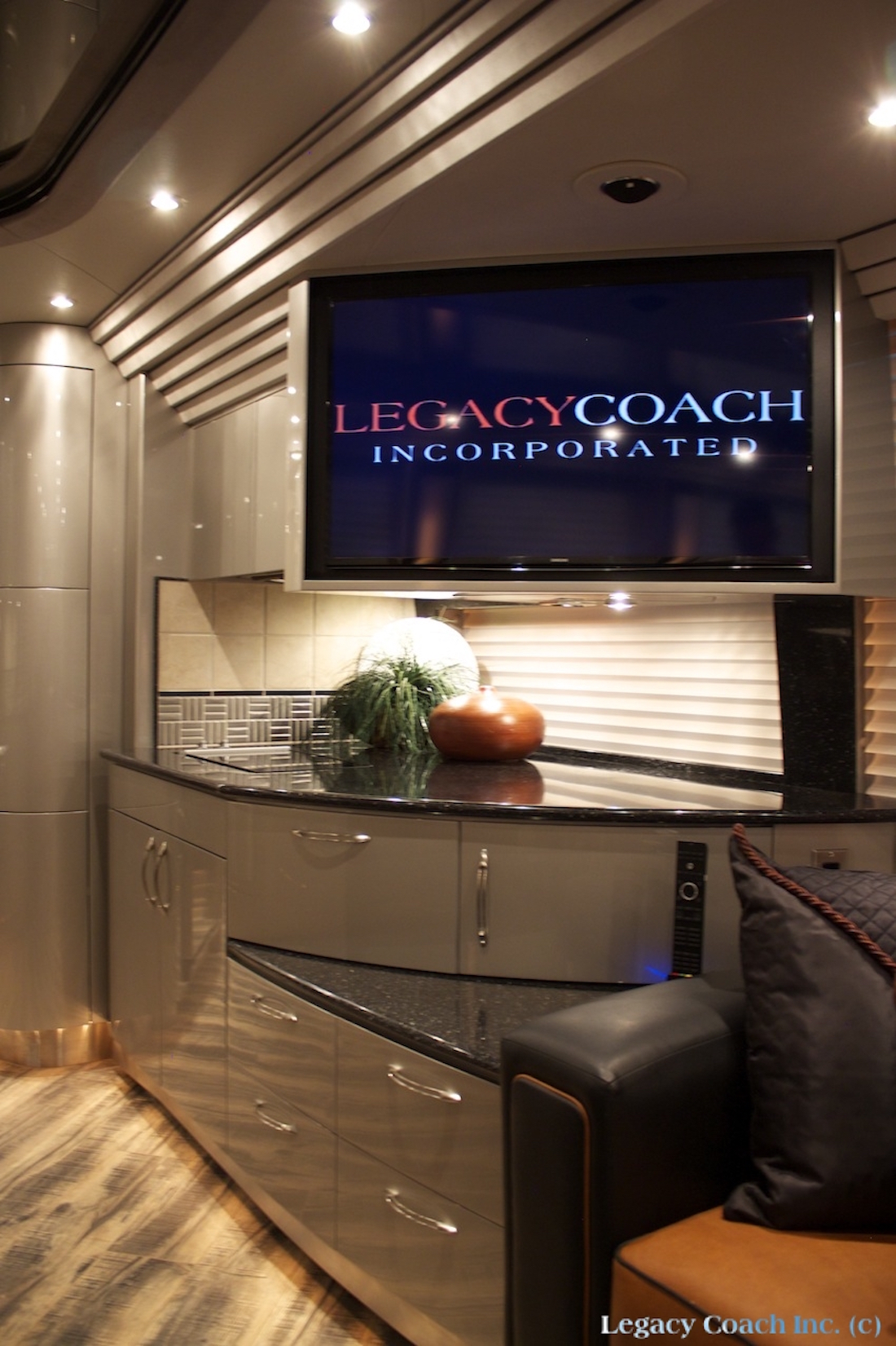 2009 Prevost Country Coach XLII For Sale