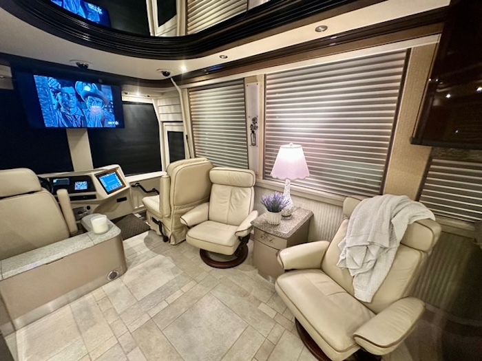 2009 Prevost Country Coach XLII For Sale
