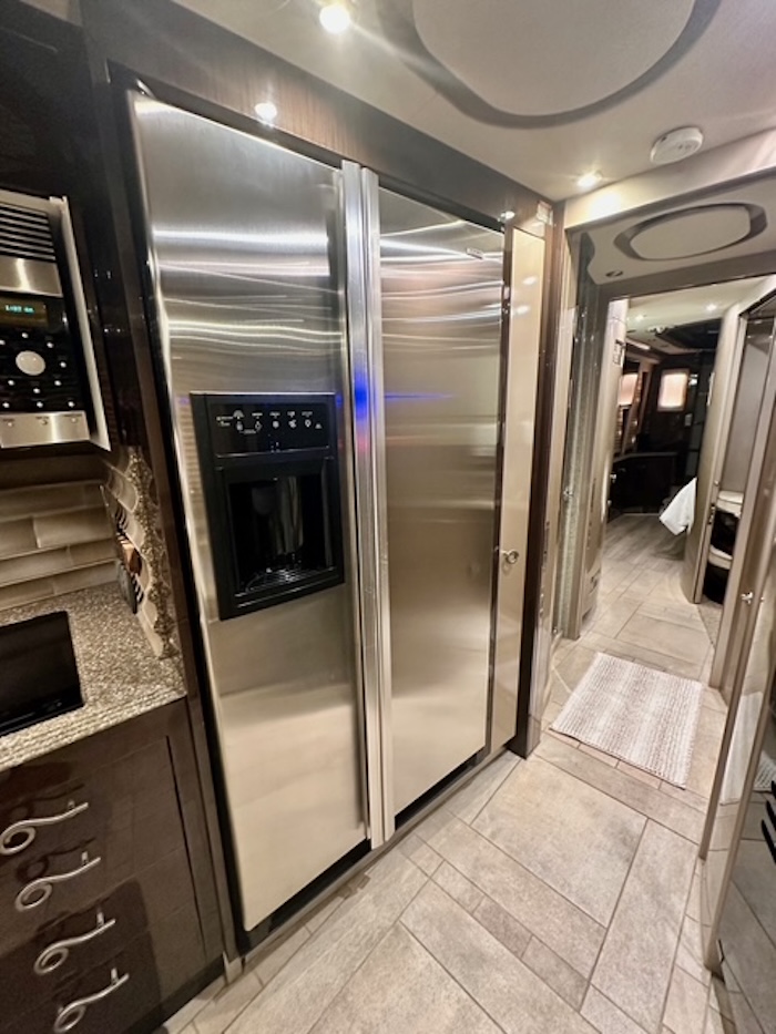2009 Prevost Country Coach XLII For Sale