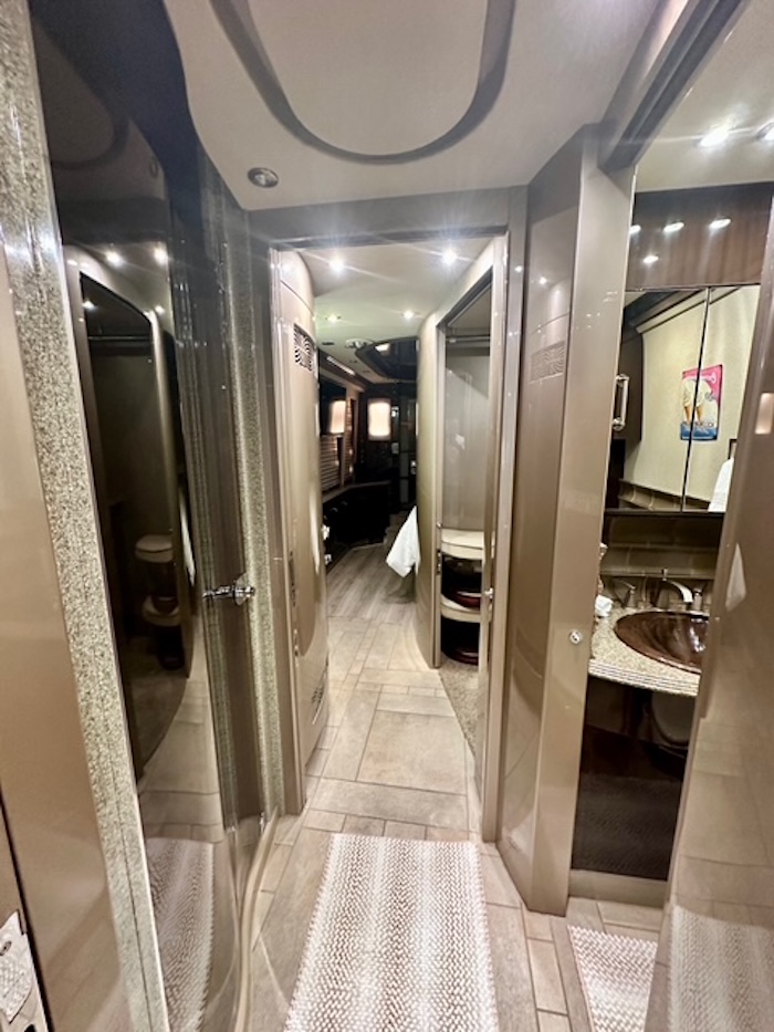 2009 Prevost Country Coach XLII For Sale