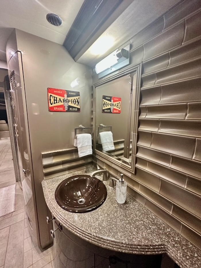 2009 Prevost Country Coach XLII For Sale